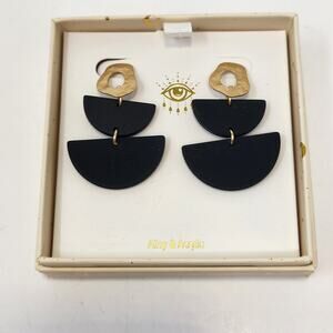 Eye Candy Los Angeles Black Gold Tone Dangle Drop Post Earrings Lightweight New